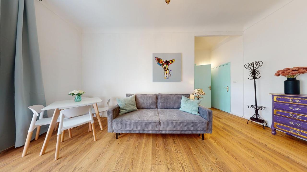 Les Fleurs Astoria Apartment